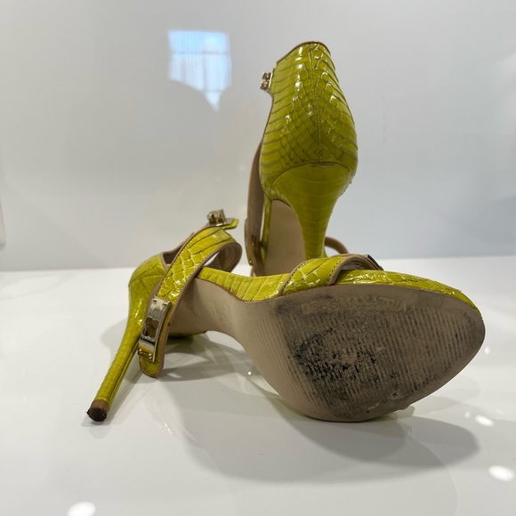 BCBG heels - Picture 3 of 5